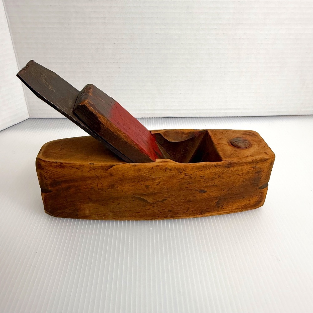 Vintage Coffin Shaped Hand wood Plane in Good Shape Used Very Sturdy